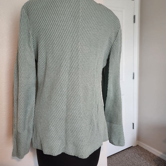 St. John Light Green Cardigan Sweater - Picture 4 of 11